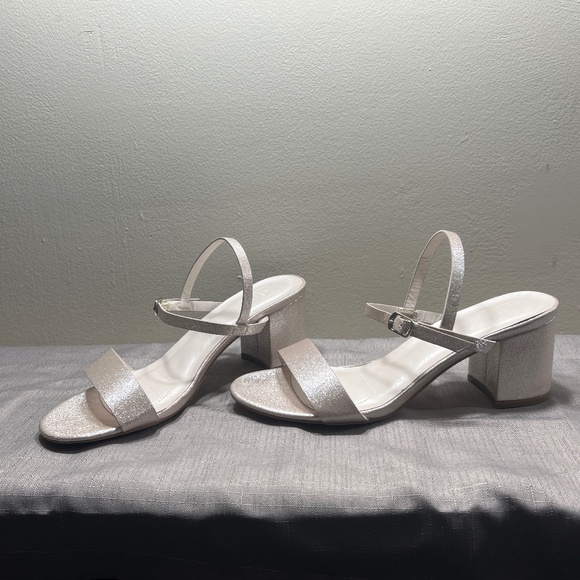 Prom or wedding sandal size 7 - Picture 1 of 6